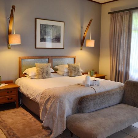 King'S Highway Guest House Сомерсет-Уэст Экстерьер фото