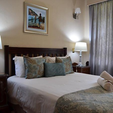 King'S Highway Guest House Сомерсет-Уэст Экстерьер фото