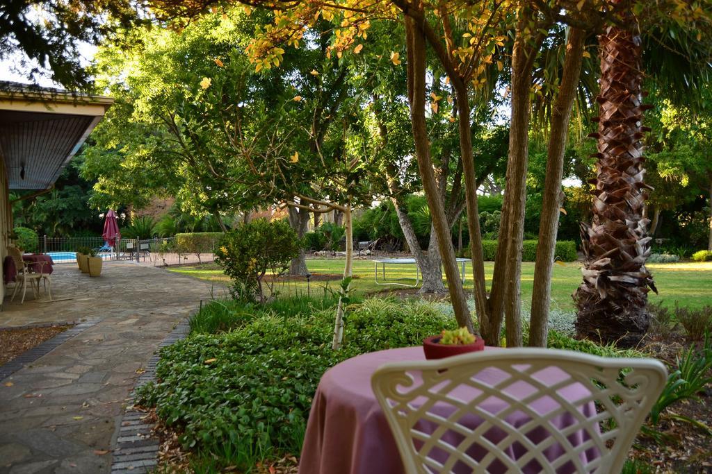 King'S Highway Guest House Сомерсет-Уэст Экстерьер фото