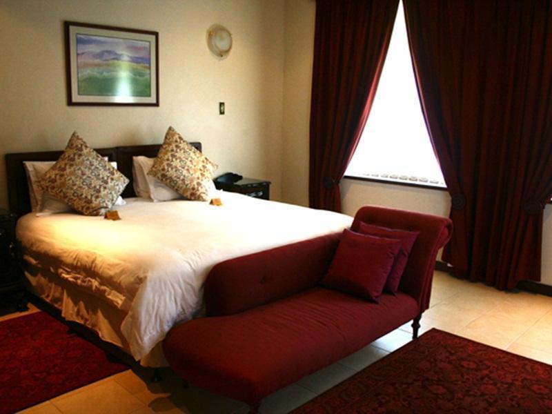 King'S Highway Guest House Сомерсет-Уэст Экстерьер фото