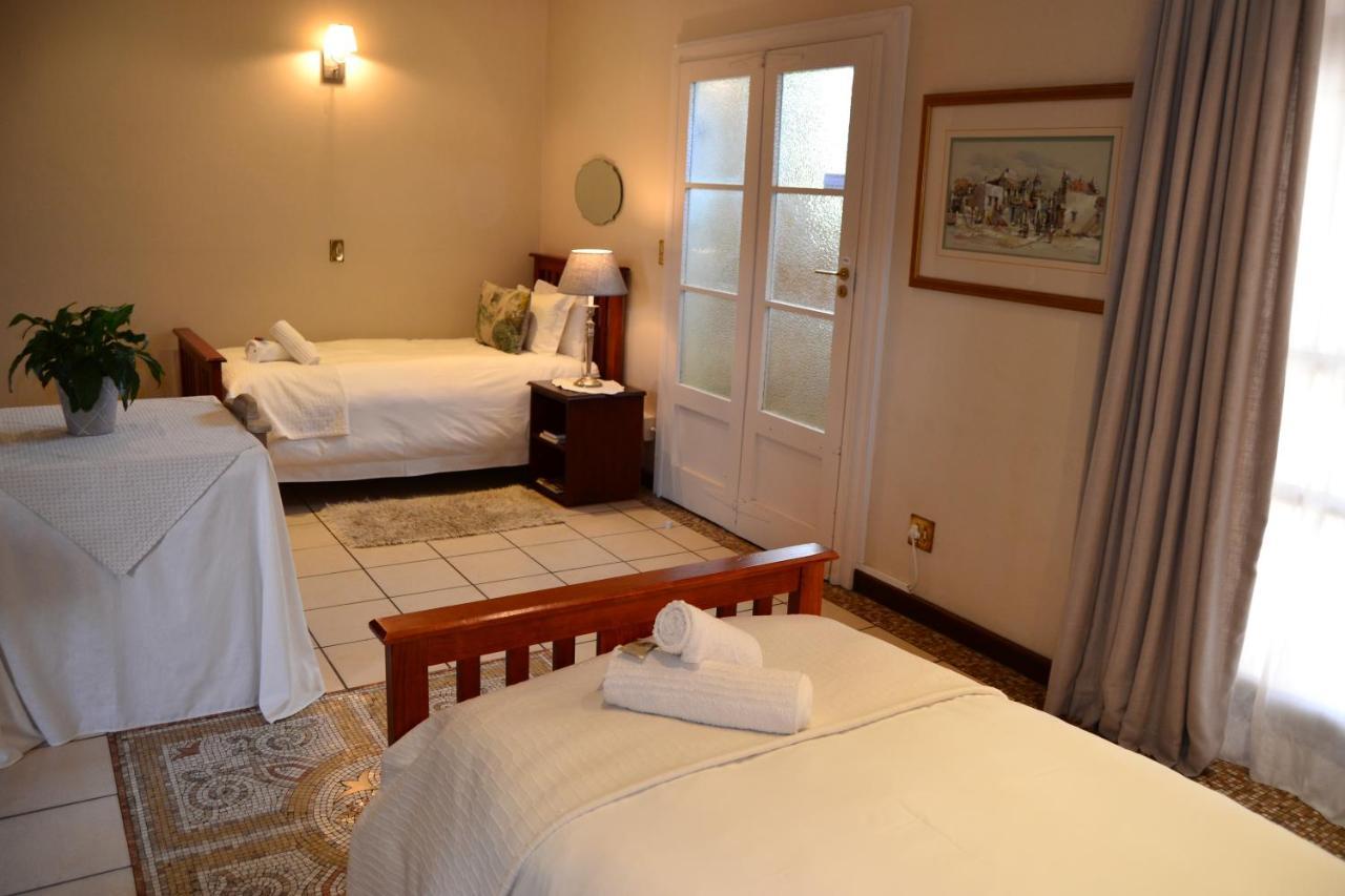 King'S Highway Guest House Сомерсет-Уэст Экстерьер фото