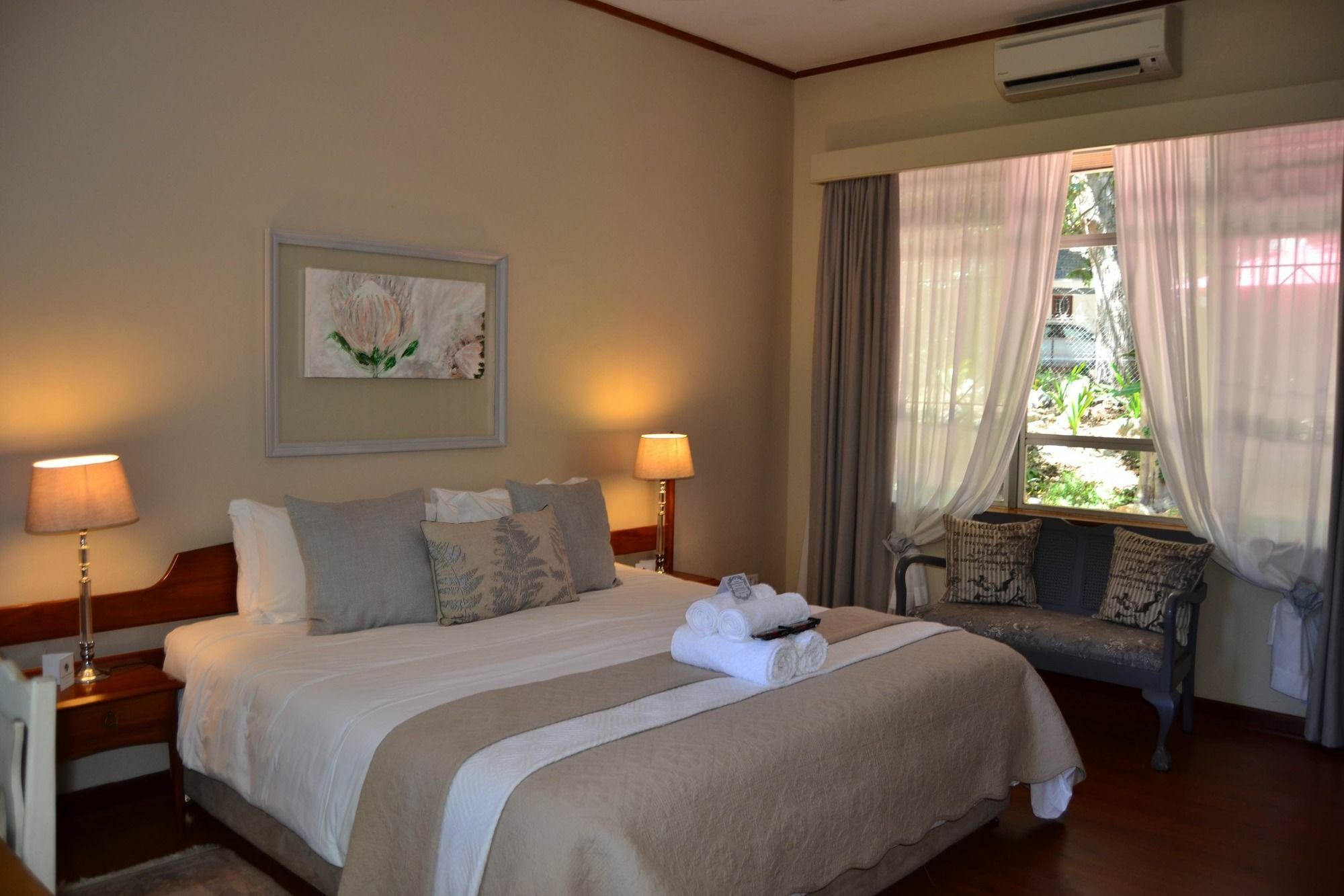 King'S Highway Guest House Сомерсет-Уэст Экстерьер фото
